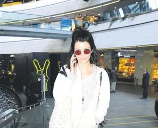 Popçu Kenan Doğulu ile boşanacağı konuşulan Beren Saat bakıma girdi