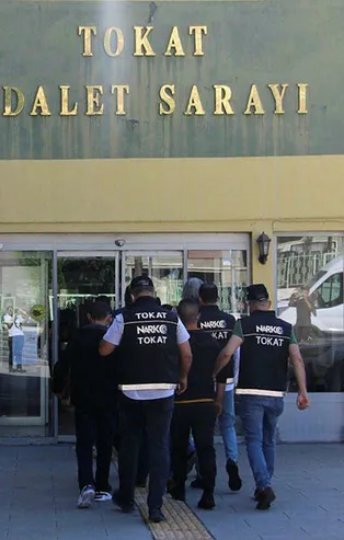 Tokat merkezli uyuşturucu operasyonunda yakalanan 12 zanlı tutuklandı