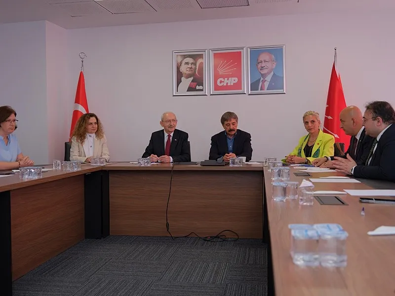 chpde-butlan-sonrasi-ydk-yonetimi-secildi-kemal-kilicdaroglundan-grup-mesaji-1780579581949.jpeg CHP'de butlan sonrası YDK yönetimi seçildi! Kemal Kılıçdaroğlu'ndan "grup" mesajı-3