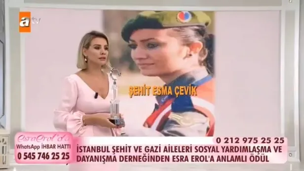 esra-erola-sehit-ve-gazi-aileleri-sosyal-yardimlasma-ve-dayanisma-derneginden-bir-omur-boyu-onur-plaketi-1601391715960.jpg Esra Erol'a Şehit ve Gazi Aileleri Sosyal Yardımlaşma ve Dayanışma Derneği’nden ‘Bir Ömür Boyu Onur’ plaketi!-4