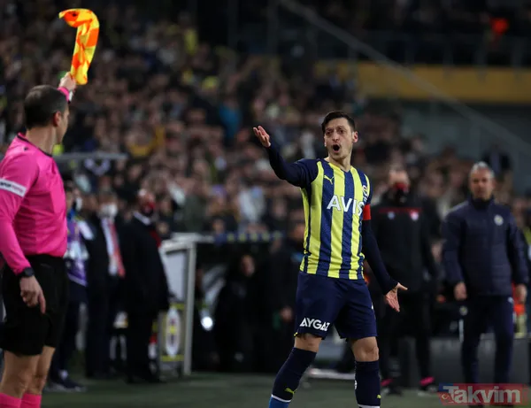 Mesut Özil'den olay sözler! Sosyal medyadan duyurdu: "Ben Fenerbahçe’ye ve vatanım Türkiye’ye tatil yapmaya gelmedim" - 9