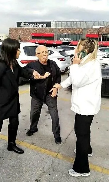 370-kisi-hayatini-kaybetmisti-o-binalarin-muteahhidi-mehmet-ozat-depremzede-yakinlar-yakalatti-1699612747801.jpeg 370 kişi hayatını kaybetmişti! O binaların müteahhidi Mehmet Özat'ı depremzede yakınları yakalattı-3