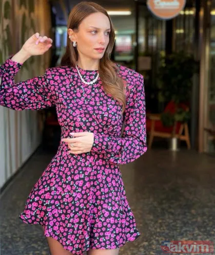 Nilperi Şahinkaya leopar minisi file çoraplarıyla 'doğal habitatında' dedi koltuk tepesine çıktı! Ortalığı yıktı geçti - 2