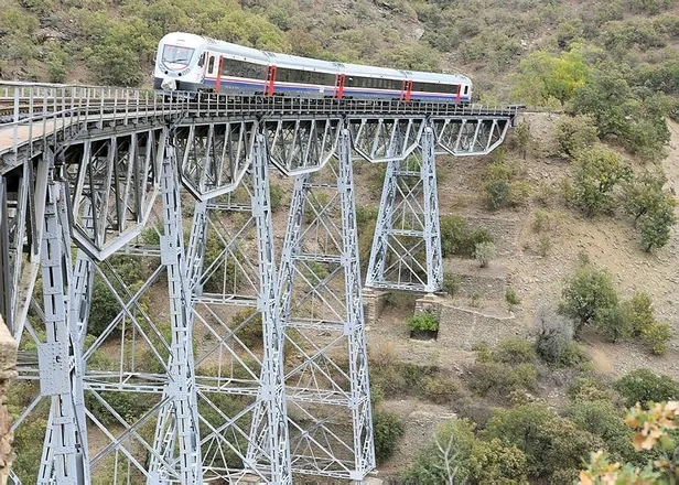 Anadolu DMU Milli Tren Seti Uşak'ta test sürüşüne başladı-1