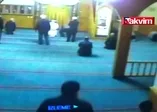 Ölüm namazda yakaladı... O anlar kamerada
