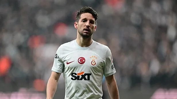 Galatasaraydan Mertense ilginç teklif! Sezon sonu emekli olacaktı...