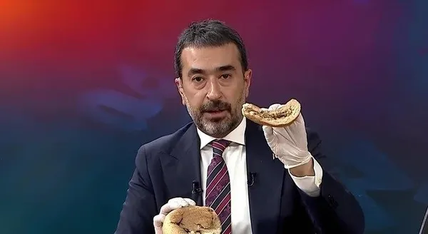 ankara-halk-ekmekte-skandal-ustune-skandal-bakteriden-sonra-simdi-de-cam-cikti-1695237264798.jpeg