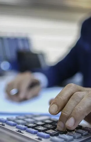 Yargıtay'dan yüz binlerce işçiyi ilgilendiren karar! Şirket aracına kesilen ceza işçiden kesilemeyecek