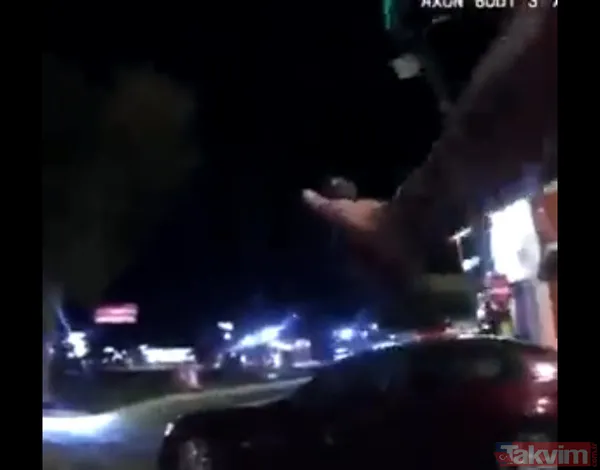 ABD'de polis sürücü koltuğundan inmeyen genci silahla vurarak yaraladı - 8