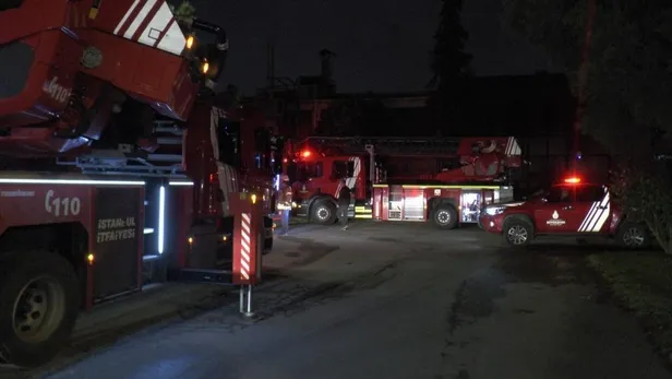 Ümraniye İMES Sanayi Sitesi’nde korkutan yangın: Kauçuk üretimi yapan fabrika alevlere teslim oldu-1
