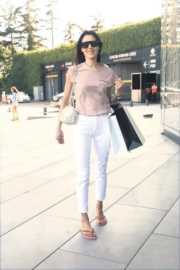 iki-cocuk-annesi-seda-bakandan-samimi-itiraf-anne-sutunun-buyusune-1685744330407.jpeg İki çocuk annesi Seda Bakan'dan samimi itiraf: “Anne sütünün büyüsüne...”-11