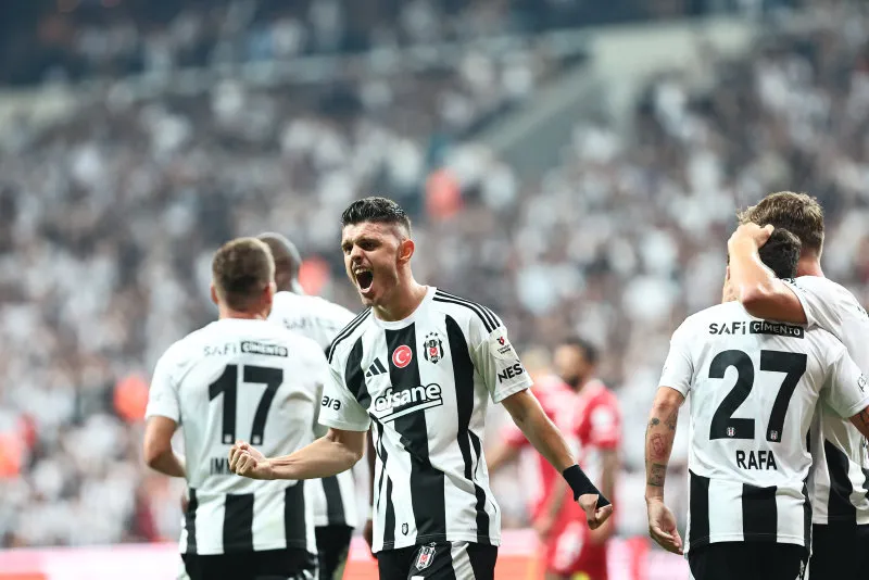 Beşiktaş'ta yaprak dökümü! 5 yıldıza veda - 10