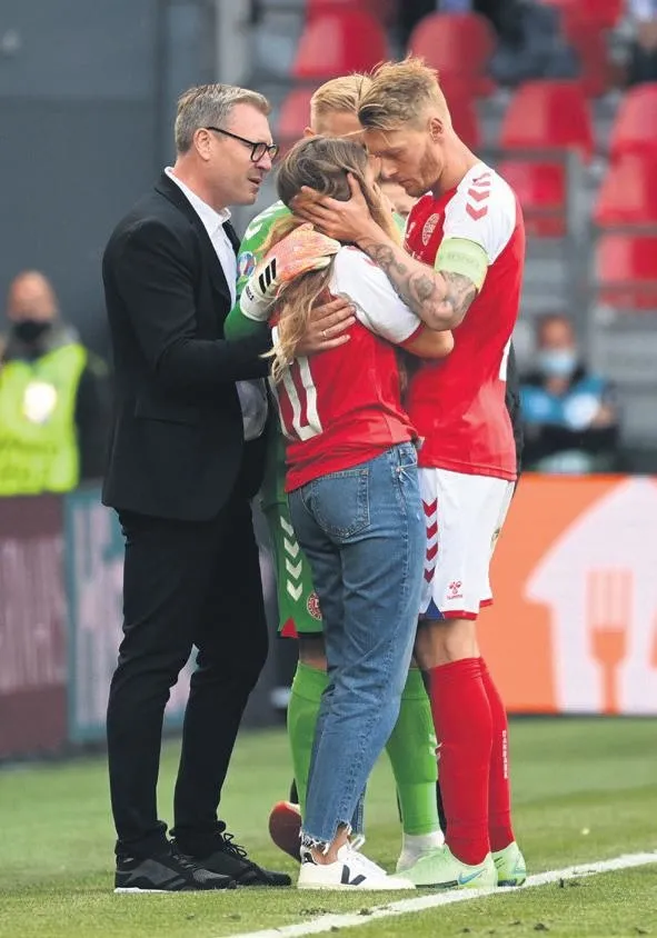 cesur-yurek-kjaer-1623544852004.jpeg EURO 2020'de korku dolu anlar! Danimarkalı Eriksen ölümle burun buruna geldi-4