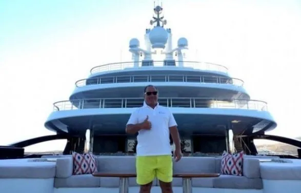 Azeri asıllı milyarder, Marmaris'ten tablo satın aldı-1