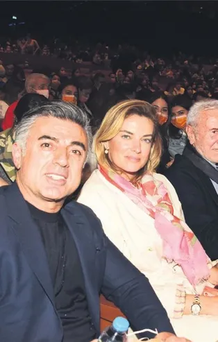 Önder Fırat sevgilisi Şükran Albayrak ile görüntülendi