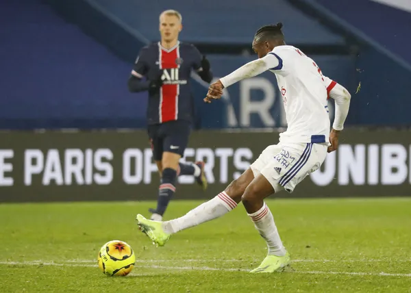 galatasaray-seferovicin-yanina-kadewereyi-koyacak-1658657168999.jpg Galatasaray Seferovic'in yanına Kadewere'yi koyacak!-2