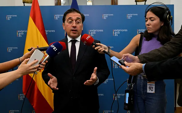 Son dakika: Türkiye'den asrın felaketinde yardıma koşan İspanyol ekibe sivil liyakat nişanı-3