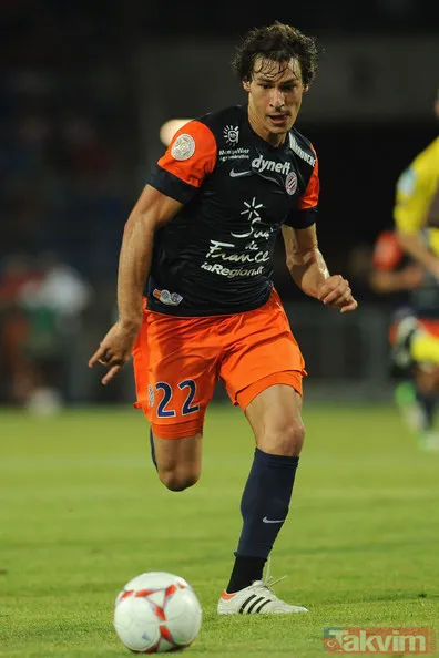 Benjamın Stamboulı Kimdir? Benjamin Stambouli (D. 13 Ağustos 1990), Schalke 04 Takımında Stoper Ve Ön Libero Pozisyonlarında Görev Yapabilen Cezayir Asıllı...