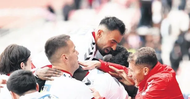 Sivasspor, Atakaş Hatayspor’u 3-2 yendi