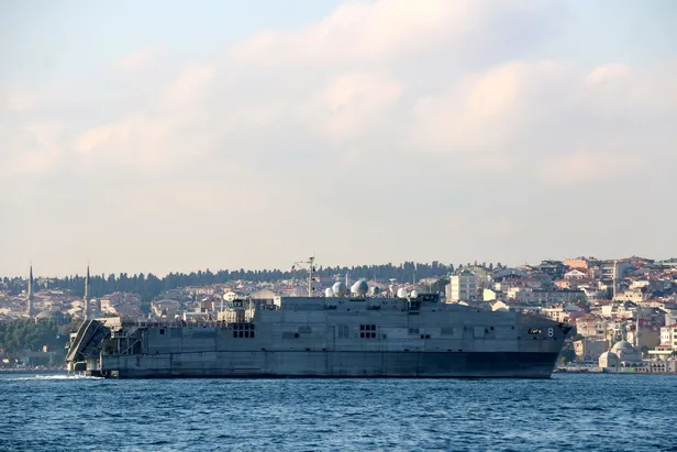 Fransa ve ABD askeri gemileri Boğaz'dan geçti! E-posta ve cep telefonu konuşmalarını izleyebiliyor-1