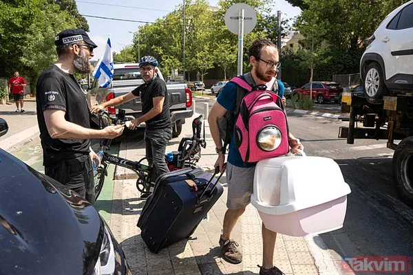Siyonistler tası tarağı toplayıp kaçıyor! A Haber İsrail Tel Aviv'deki yıkımı görüntüledi... Binalar enkaza, araçlar hurda yığınına döndü - 16