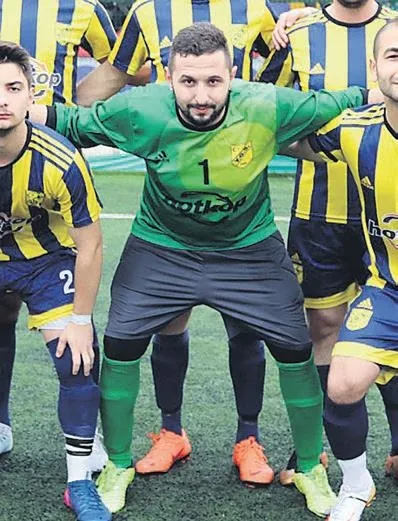 kaza-nedeniyle-aracindan-inen-nedim-senocaka-baska-arac-carpip-kacti-talihsiz-adam-olay-yerinde-hayatini-kaybe-1642629471867.jpeg Kaza nedeniyle aracından inen Nedim Şenocak'a başka araç çarpıp kaçtı! Talihsiz adam olay yerinde hayatını kaybetti-7