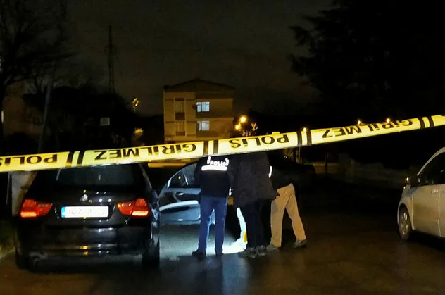 SON DAKİKA! İstanbul'da korkunç olay! Kafasına sıktı...
