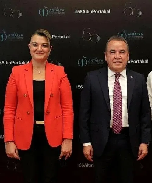 anset-dosyasinda-aile-boyu-tapu-trafigi-annede-87-este-37-kayit-cikti-1792674010239.jpeg ANSET dosyasında rüşvet iddiası: Böcek ve Tuncer’e uzanan sırt çantasından 145 tapu kaydına-3