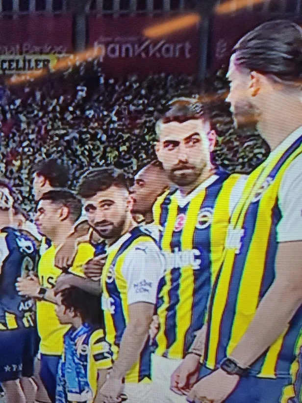 Fenerbahçe 5 yıldızlı formayı giydi! TFF ne karar verecek?-3