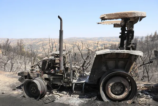yangini-sondurmeye-calisirken-traktoruyle-birlikte-alevlerin-icinde-kalan-ciftci-kolumdaki-deri-naylon-gibi-acildi-yine-olsa-hic-dusunmeden-giderim-1627997326401.jpg Yangını söndürmeye çalışırken traktörüyle birlikte alevlerin içinde kalan çiftçi: Kolumdaki deri naylon gibi açıldı! Yine olsa hiç düşünmeden giderim-2