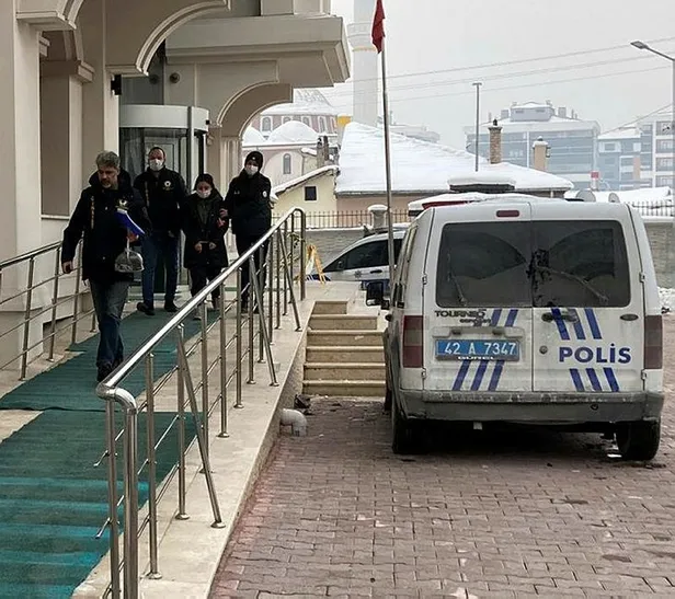 aksam-itekledigi-annesini-sabah-olu-buldu-basinda-kan-vardi-ve-1643554798088.jpeg Akşam iteklediği annesini sabah ölü buldu! "Başında kan vardı ve..."-3