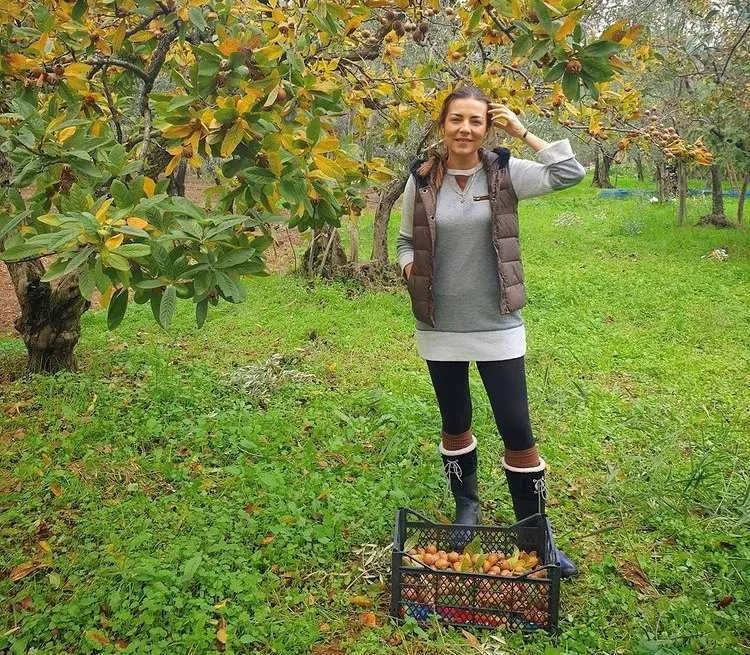 unlu-oyuncu-burcu-kara-iznikteki-yasamini-anlatti-koy-hayatini-seviyorum-1768691165673.jpeg Burcu Kara İznik'teki köy yaşamından memnun (takvim.com.tr)