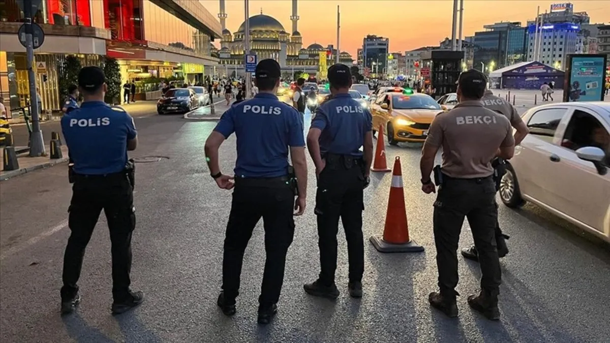 Vali Gül İstanbul'da 3 yıllık emniyet verilerini açıkladı: Suç oranları düştü çakar denetimleri arttı | İstanbul'un su krizi yok