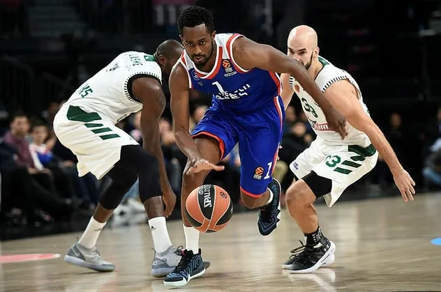 Anadolu Efes Panathinaikos'u 78-62 mağlup etti