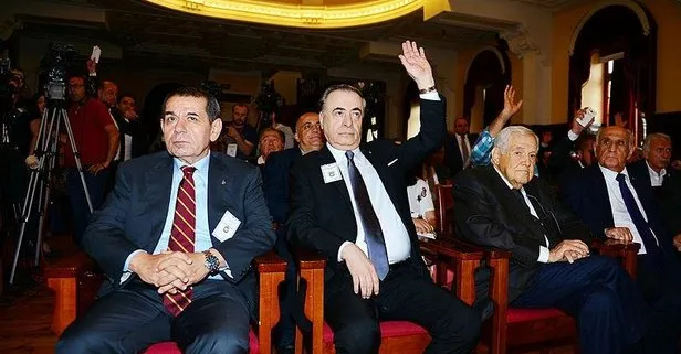 Dursun Özbek seçimin yapıldığı Galatasaray Lisesi’nden ayrıldı
