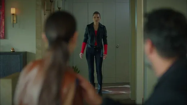 Akif ve Suzan Harika'ya yakalandı! Ekrana kilitleyen sahneleriyle Kardeşlerim 5. bölüm fragmanı yayınlandı-3