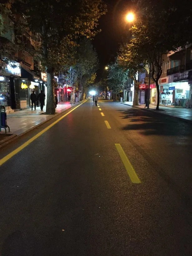 kafaya-bak-yalovada-ihaleye-fesat-karistirmak-ve-zimmet-suclarindan-yargilanan-chpli-vefa-salman-asfalt-dokmek-ihanettir-1607785902110.jpeg Kafaya bak! Yalova'da "ihaleye fesat karıştırmak ve zimmet" suçlarından yargılanan CHP'li Vefa Salman: Asfalt dökmek ihanettir-4