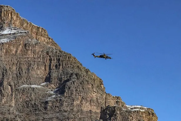 2 bin 100 rakımlı Tepeşin Tepe'de vatan nöbeti: Mehmetçik Irak sınırında teröristlere geçit vermiyor-9
