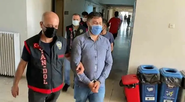 izmirde-cocuklara-hirsizlik-yaptiran-ceteye-operasyon-14-tutuklama-1626977673669.jpeg İzmir'de çocuklara hırsızlık yaptıran çeteye operasyon: 14 tutuklama-1