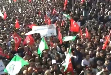 7'li koalisyonun adayı Kemal Kılıçdaroğlu ve İmamoğlu'nun katıldığı mitingde HDP flamaları sallandı! Selahattin Demirtaş'a özgürlük sloganları atıldı