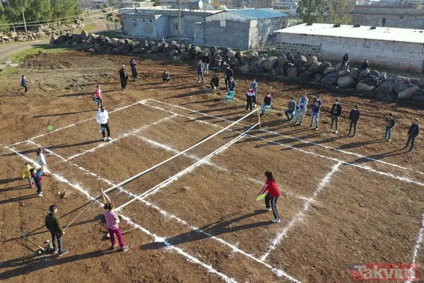 Koronavirüs salgınında köyden dışarı çıkamayan Şanlıurfa Viranşehirliler kendilerini tenise verdi - 29