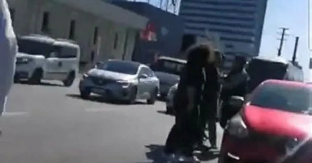 Bursa’da trafikte sinyal kavgası! Birbirlerine girdiler