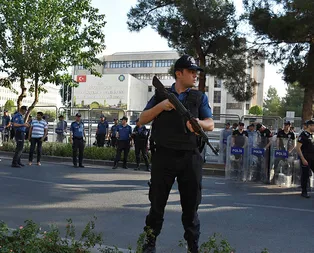 Kayyumun ilk icraatı terör suçlularını görevden uzaklaştırmak oldu