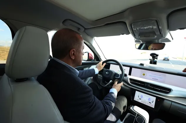 Başkan Erdoğan, TOGG'u kullandı: "Bir Togg hatırası..."