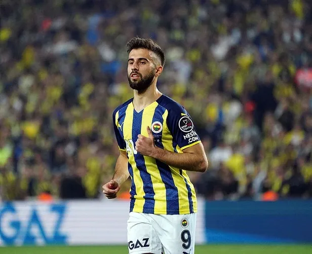 Fenerbahçe'de bonservisi alınan Diego Rossi aşka geldi-4