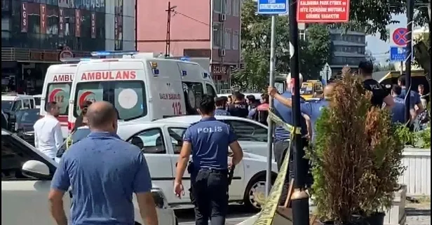 Küçükçekmece'de silahlı kavga! Kafede birbirlerine girdiler