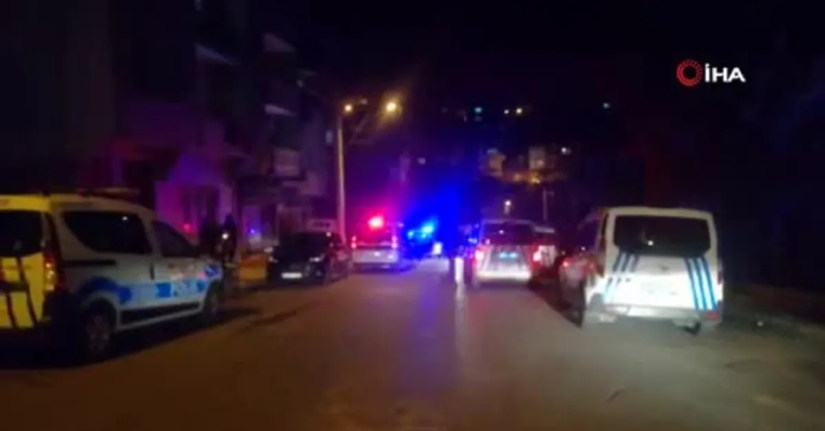SON DAKİKA: İzmir’de gece yarısı silahlar konuştu: 1’i kadın 4 yaralı