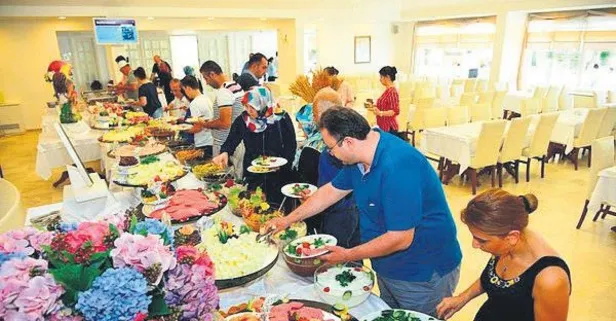 'Açık büfe' ve 'her şey dahil' tuzağına ortak olmayın! Yemeklerin çoğu çöpe gidiyor