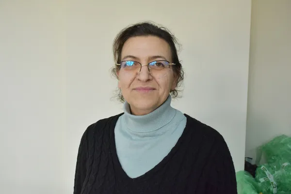 aksarayda-7-kadin-altinlarini-satip-kooperatif-kurdu-simdi-pantolon-ve-minder-siparislerine-yetisemiyorlar-1617438761064.jpg Aksaray'da 7 kadın altınlarını satıp kooperatif kurdu! Şimdi pantolon ve minder siparişlerine yetişemiyorlar-6