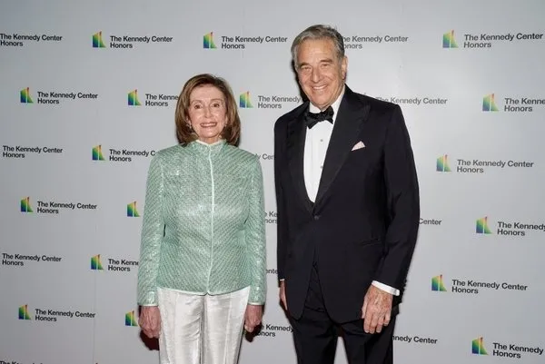 nancy-pelosinin-esi-paul-pelosi-kimdir-kac-yasinda-silahli-saldiriya-ugradi-paul-pelosi-oldu-mu-saglik-durumu-1666966108273.jpg Paul Pelosi öldü mü, sağlık durumu nasıl? Nancy Pelosi'nin eşi Paul Pelosi kimdir, kaç yaşında? Silahlı saldırıya uğradı!-2